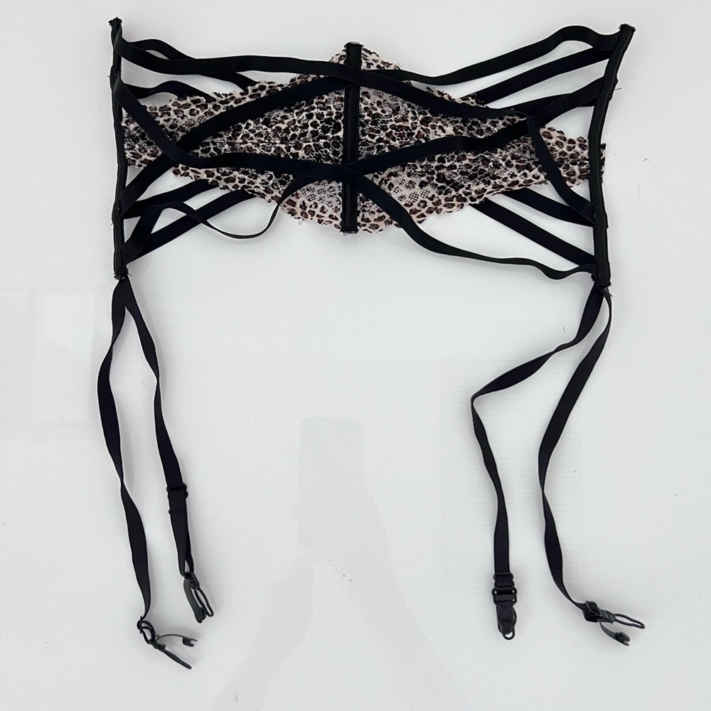 Y2K Shirley of Hollywood Leopard Lace Garter Belt – Size L